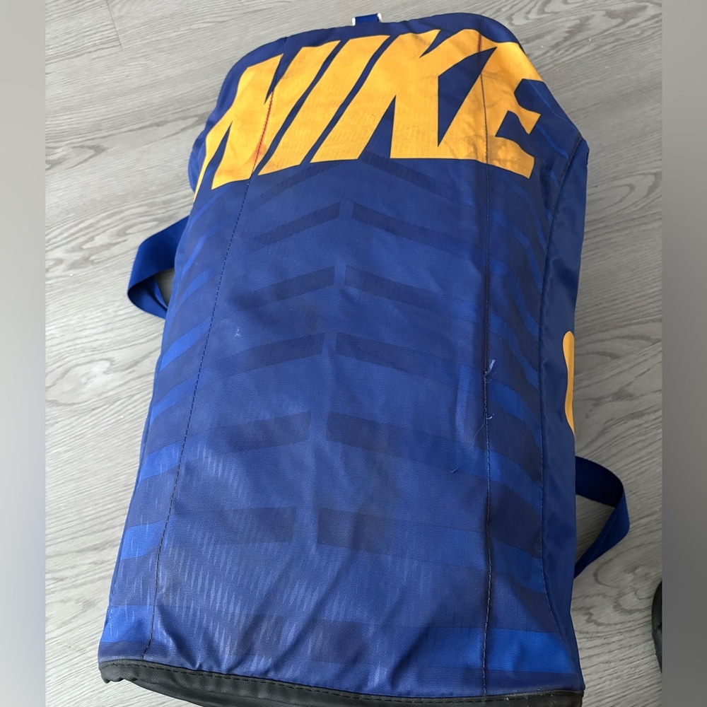 Nike Men's Duffel Bag in Blue and Yellow - Picture 2 of 6